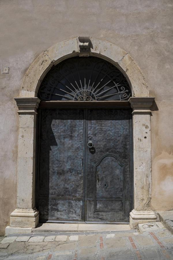 Hotel Palazzo Laureano - Dimora Storica Tricarico Zewnętrze zdjęcie